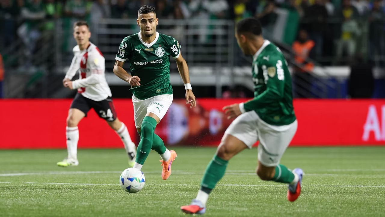 Chegou voando! Andreas Pereira já brilha no Palmeiras e conquista Abel Ferreira em tempo recorde