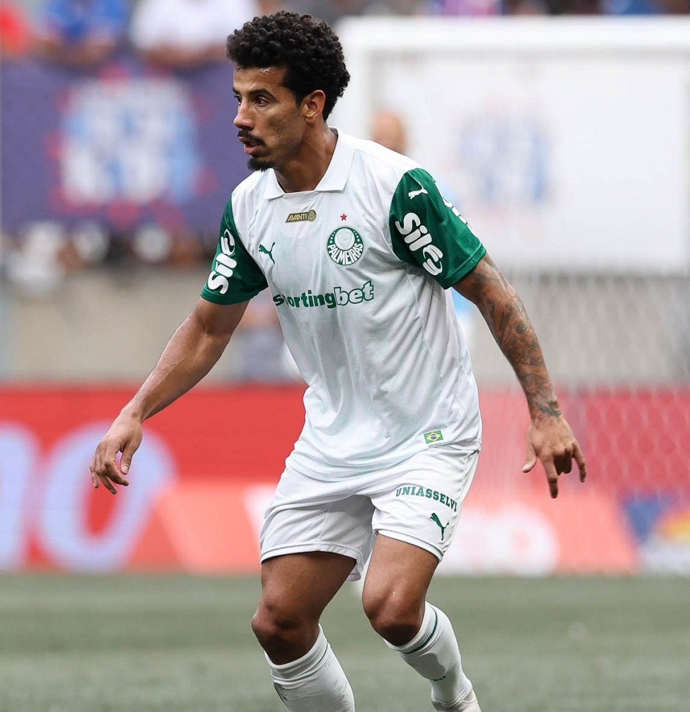 Evangelista, meia do Palmeiras, estará fora da temporada após cirurgia na coxa