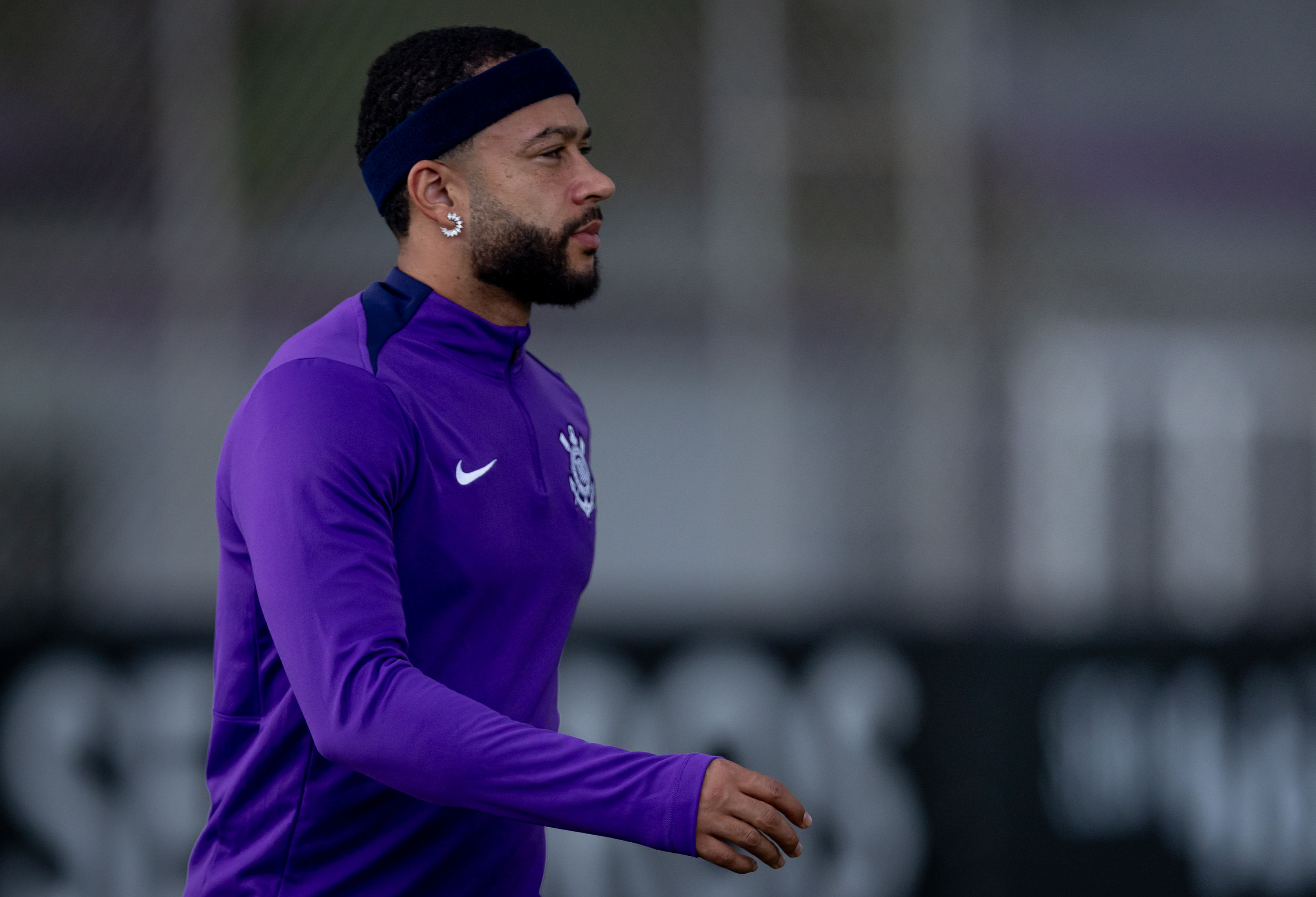Memphis não vai a campo em treino do Corinthians e é dúvida para pegar o Flamengo