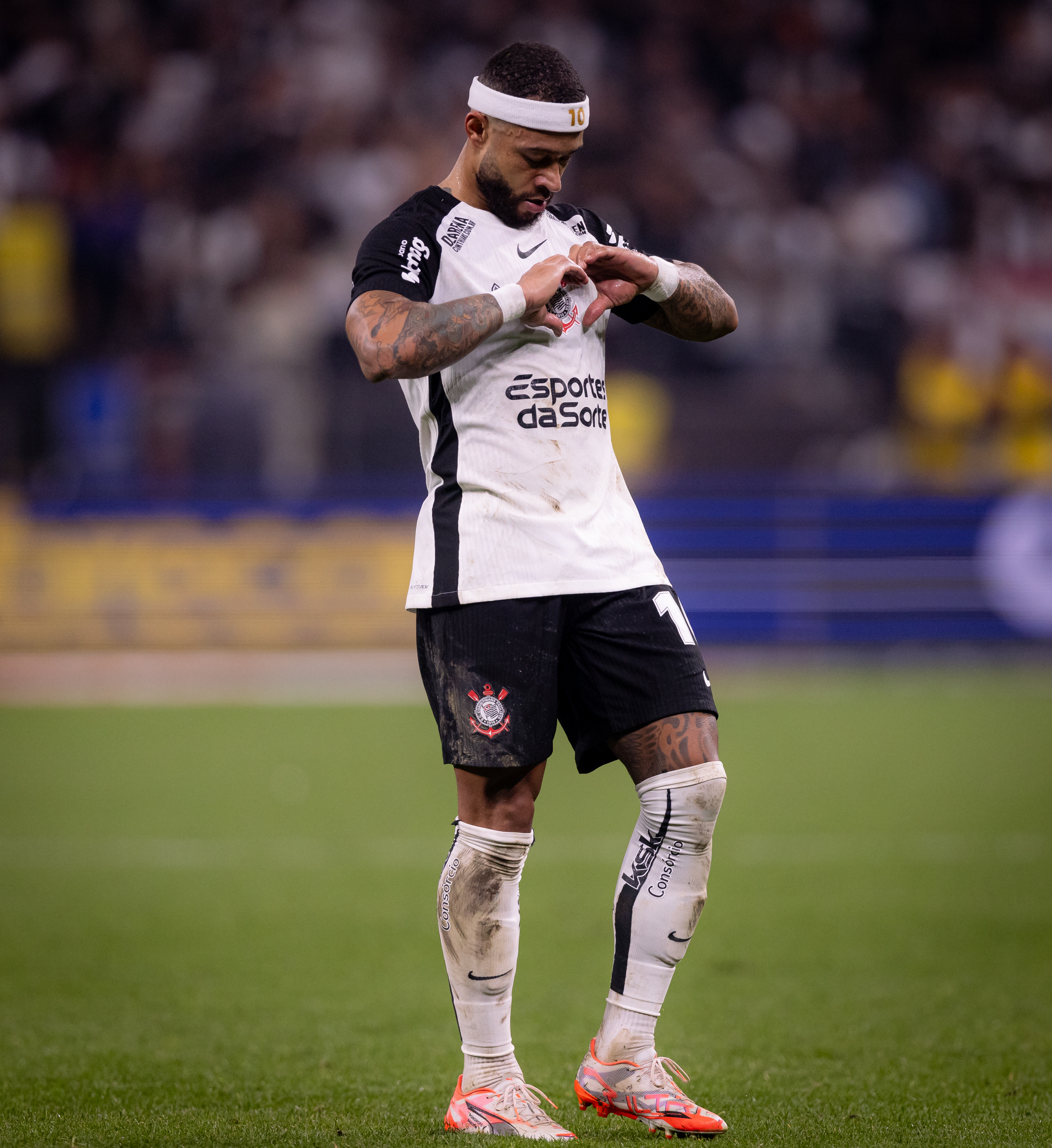 Há um ano no Corinthians, Memphis vê história longe do fim e diz: 