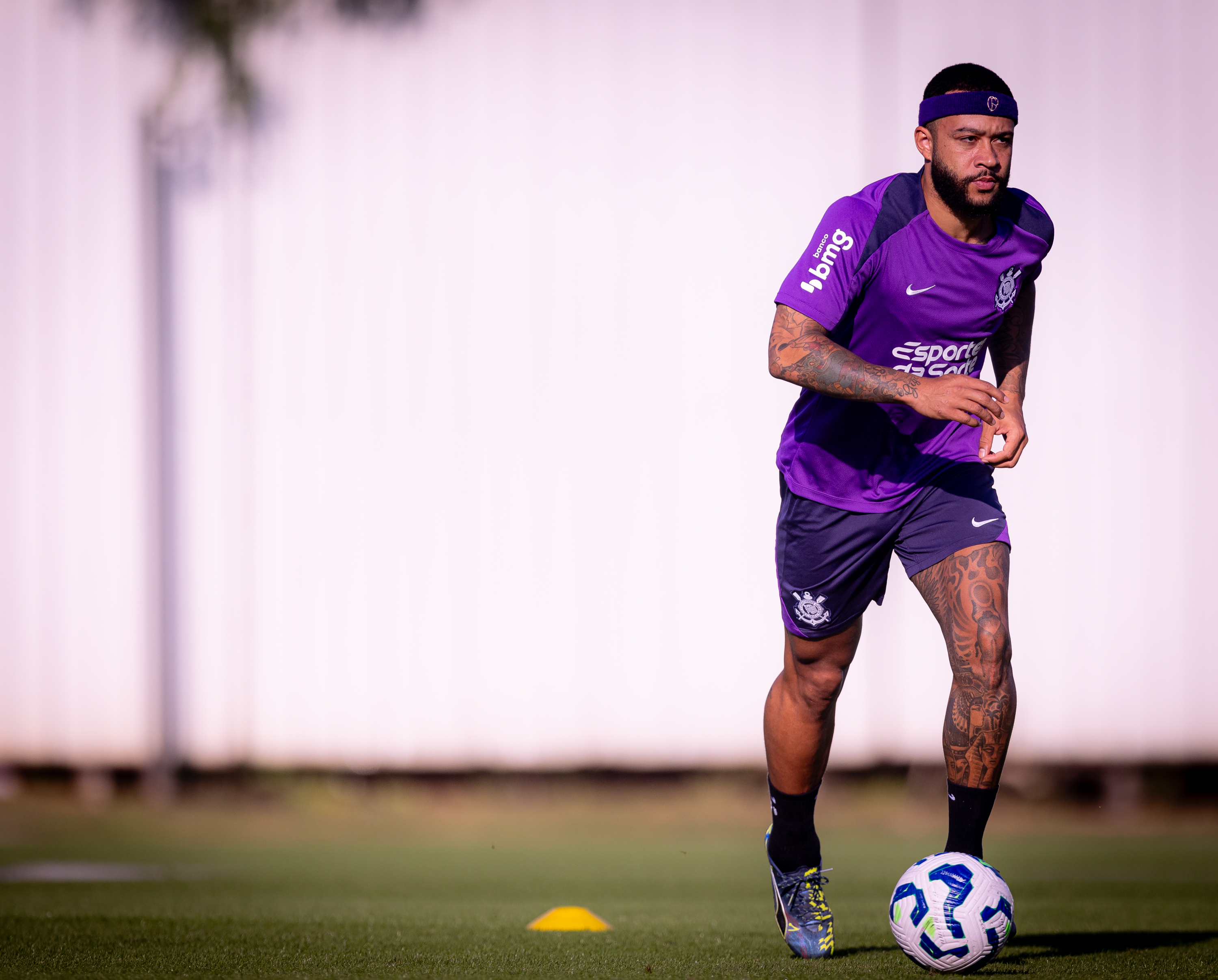 Memphis inicia transição e desfalca Corinthians na partida contra o Inter