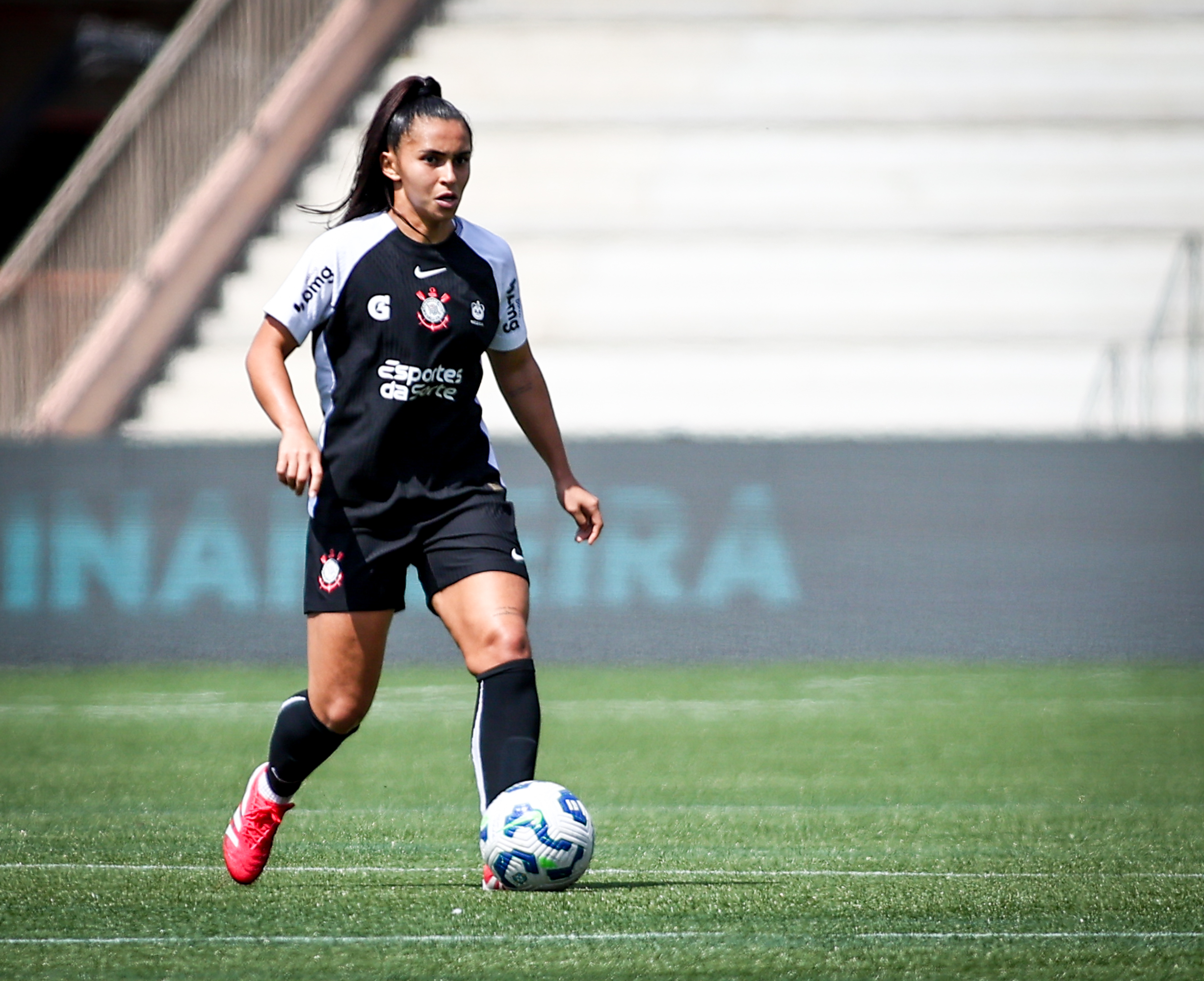 Cruzeiro e Corinthians se enfrentam no Brasileirão feminino: onde assistir e escalações