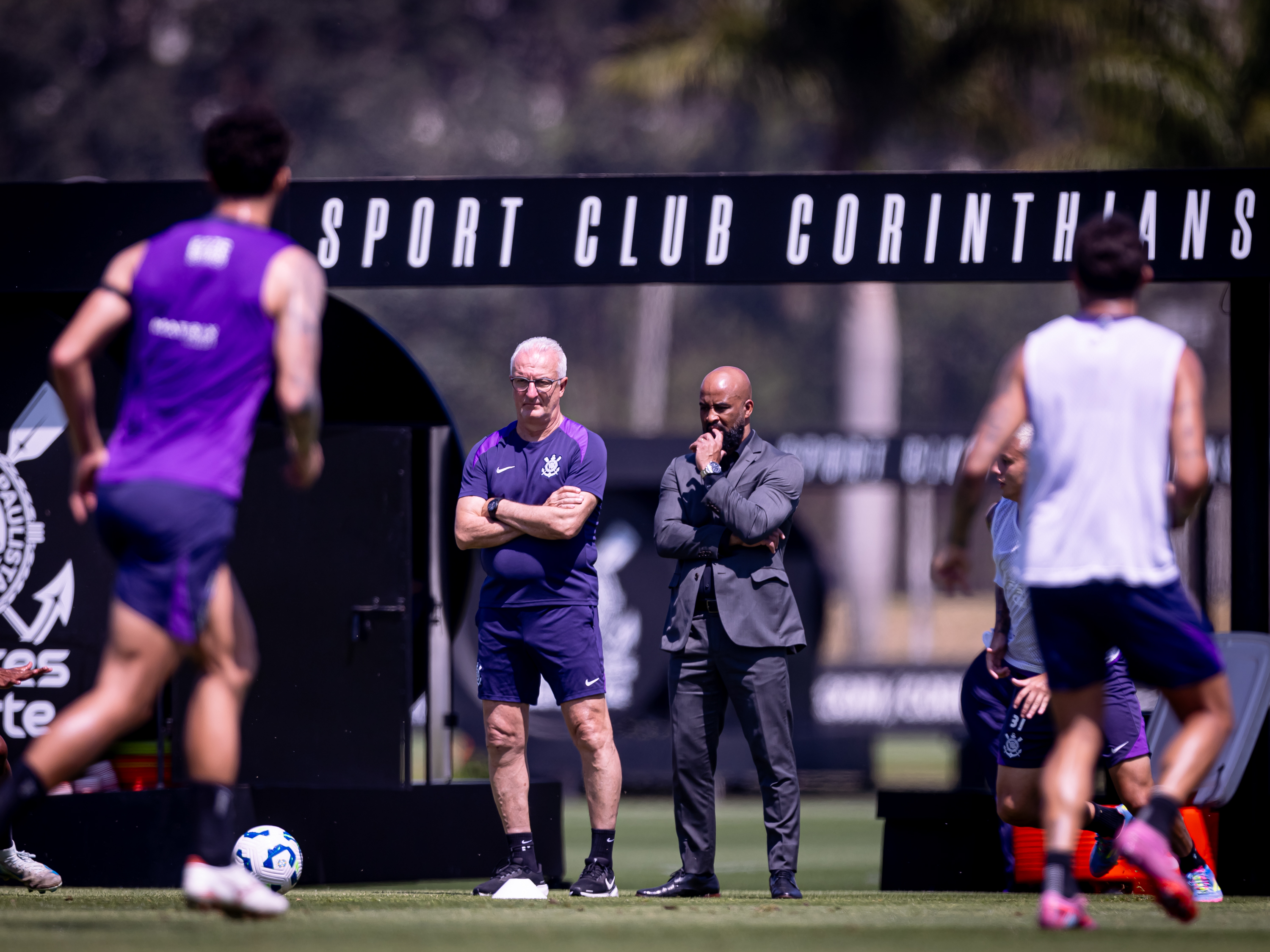 VAI POUPAR? Corinthians considera descansar jogadores extenuados no duelo com o Athletico-PR