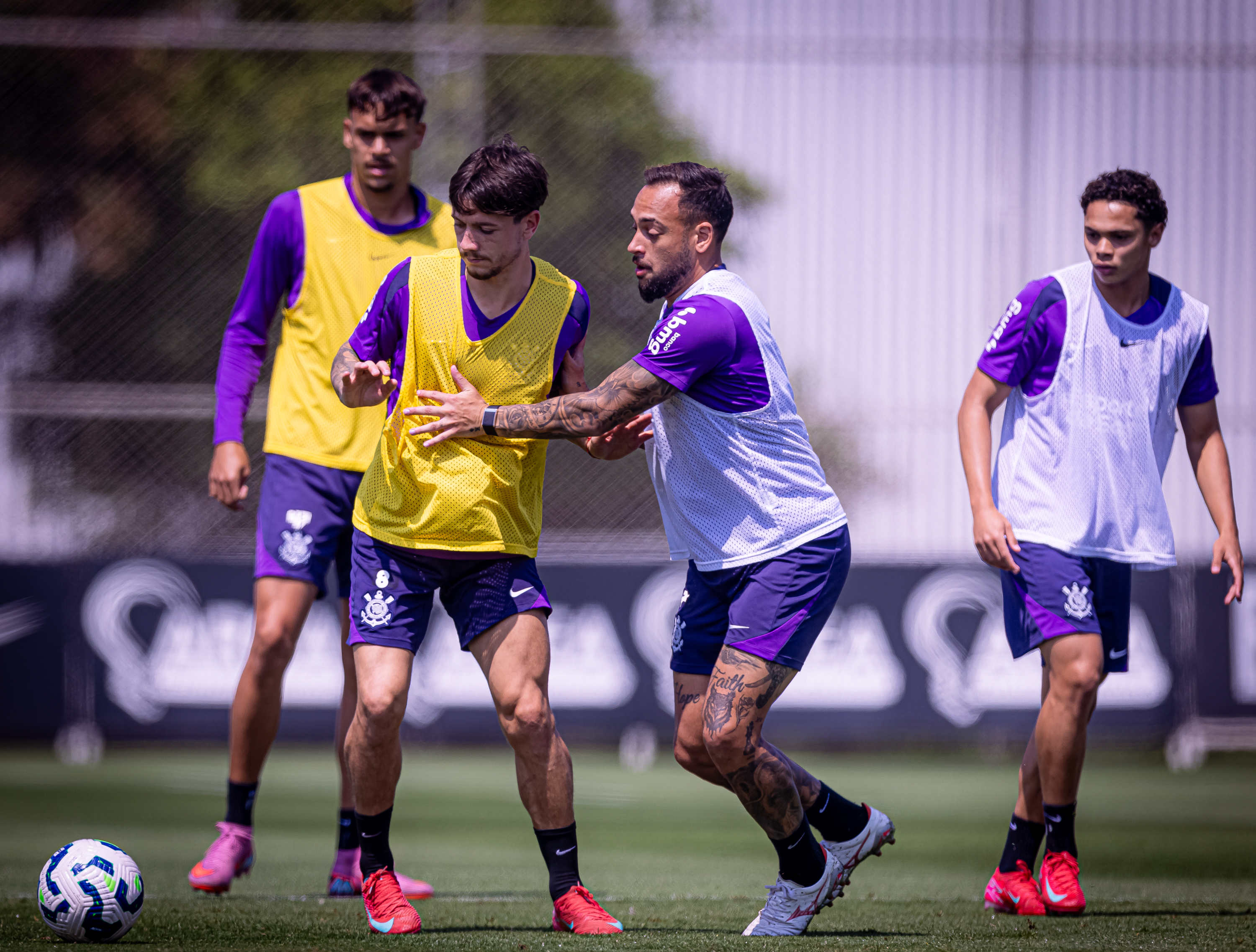 Corinthians realiza treinamento nesta segunda-feira; veja as fotos do evento