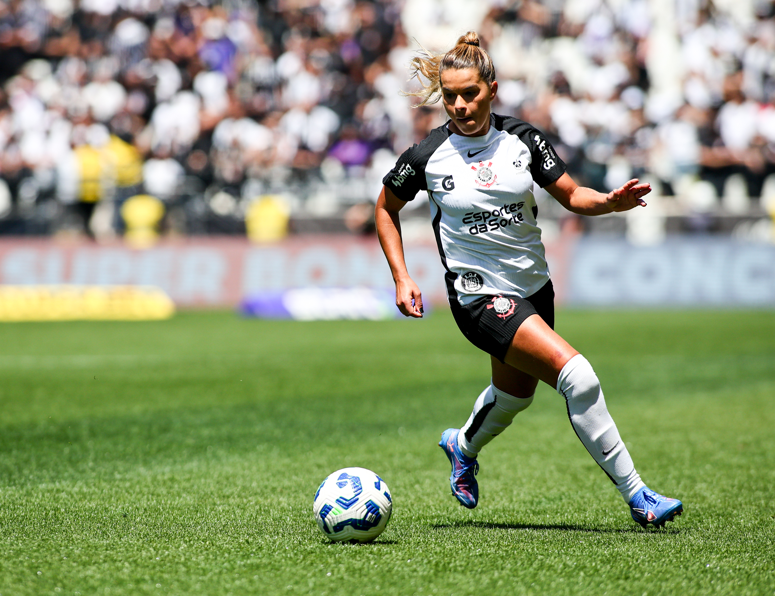 Tamires provoca Cruzeiro após conquista do Corinthians: 