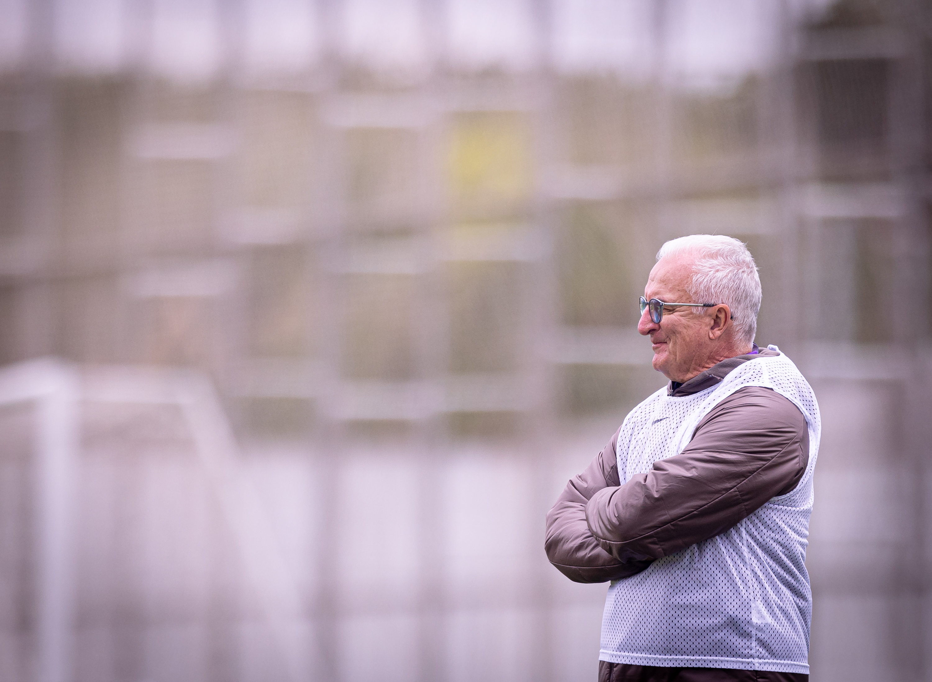 Corinthians realiza treino tático e pode ter desfalque de Memphis contra o Flamengo