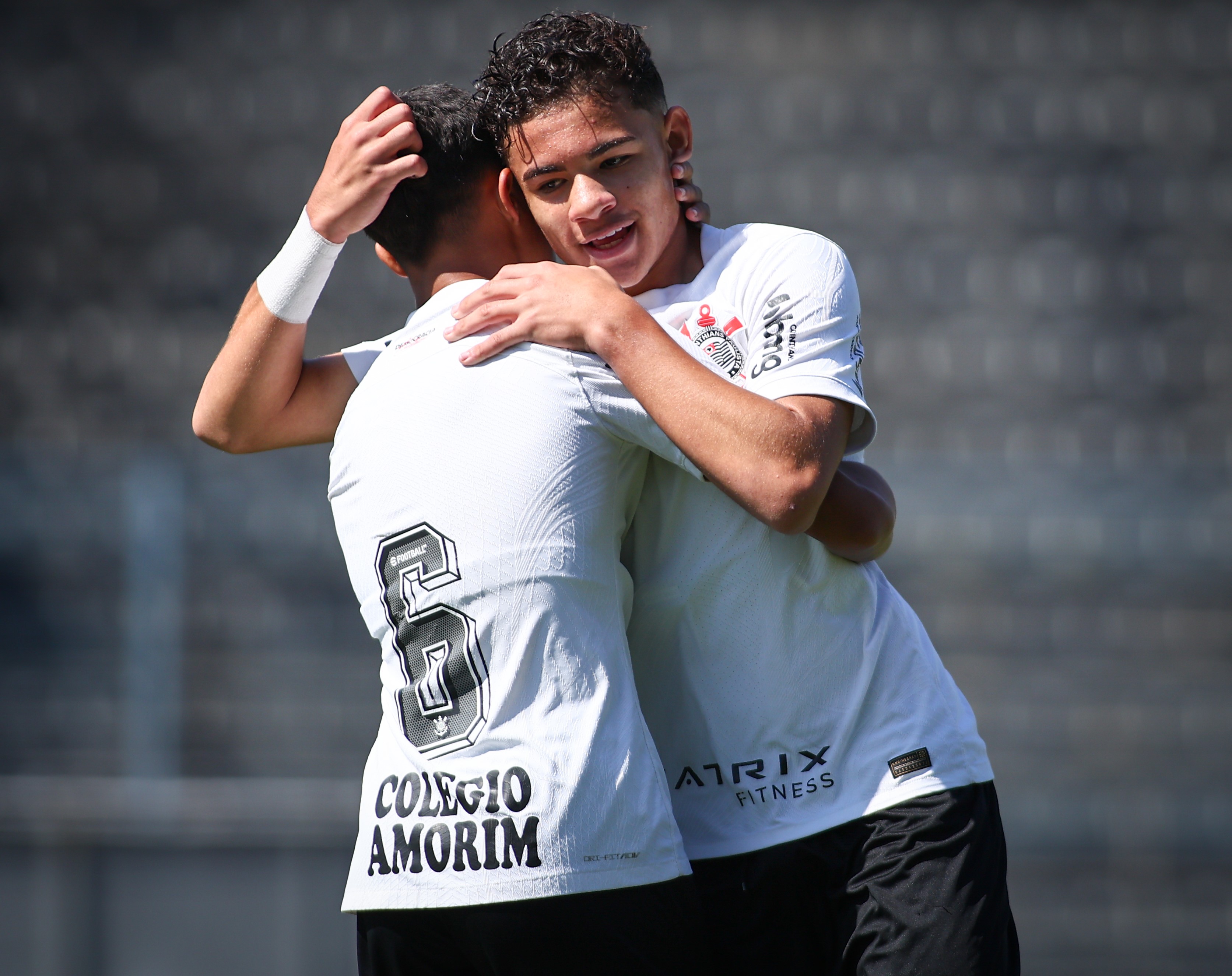 Sub-15 do Corinthians brilha e avança no Paulista; sub-17 é eliminado