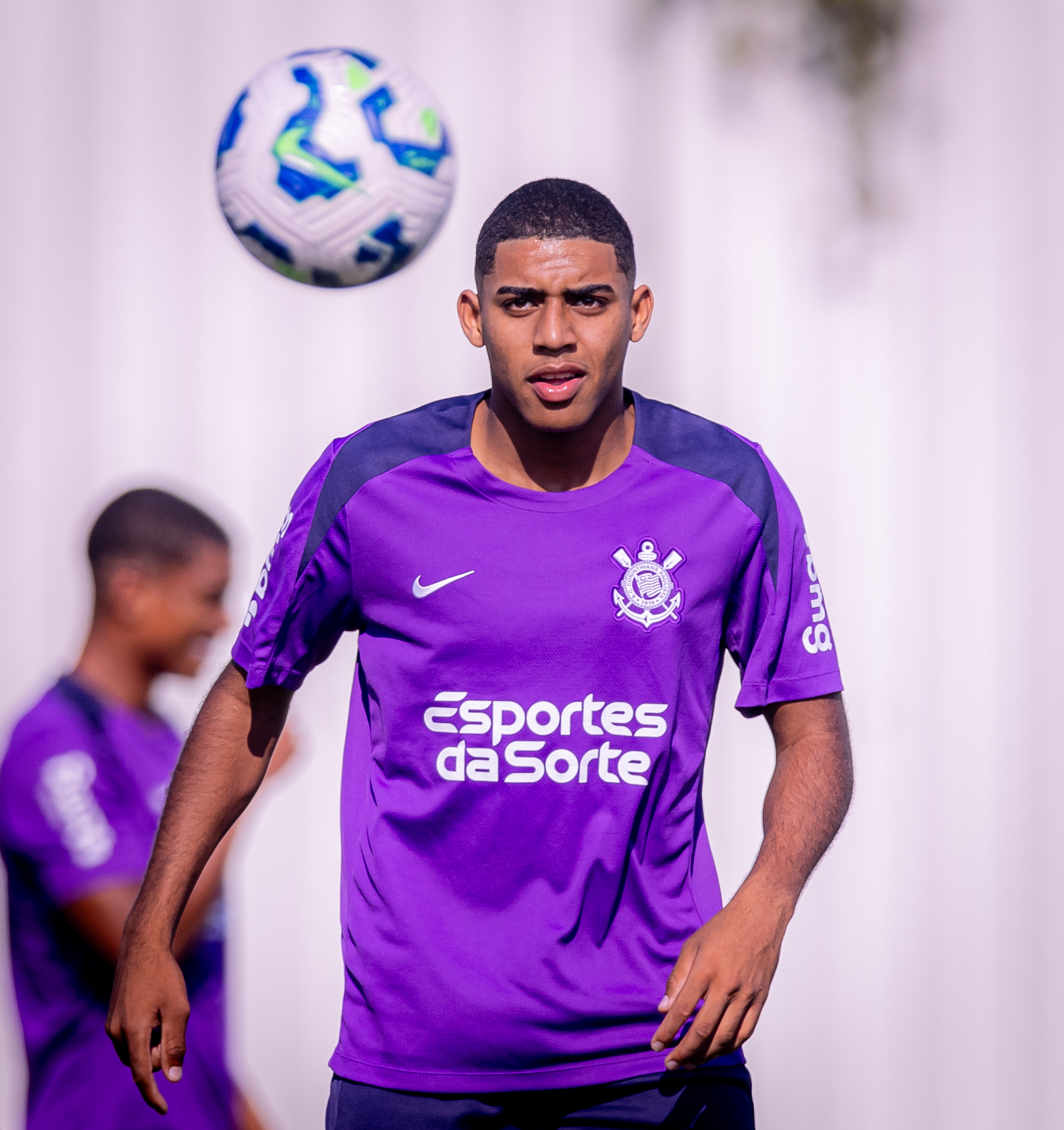 Corinthians finaliza treinos e promove alteração no ataque para duelo contra o Inter