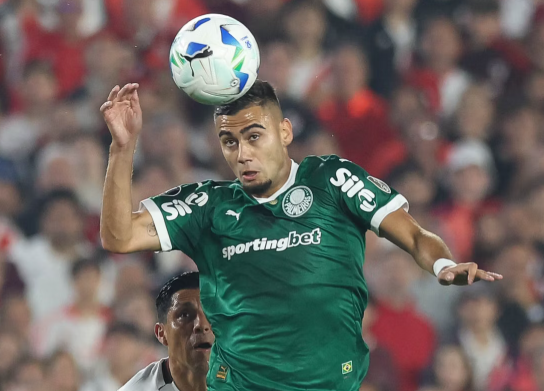 Andreas Pereira destaca assistência e analisa a vitória do Palmeiras sobre o River