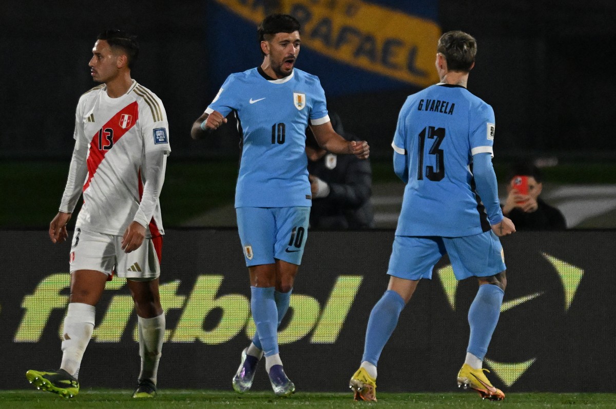 Arrascaeta e Varela retornam ao Flamengo após liberação do Uruguai