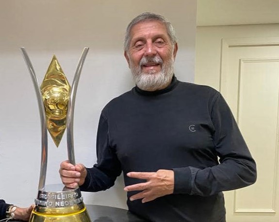 Stabile define novo secretário-geral e nomeia diretores no Corinthians