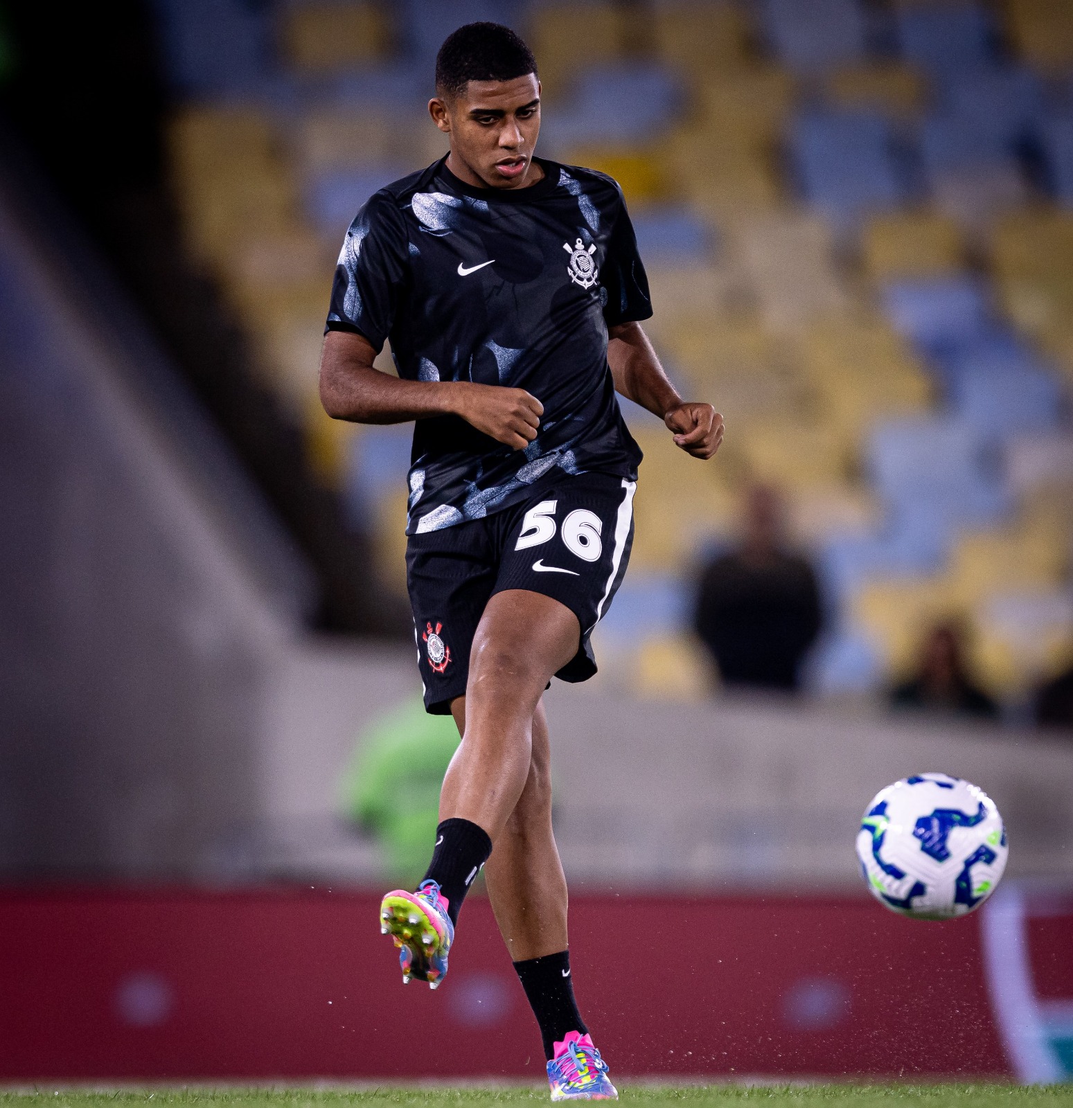 Gui Negão recebe terceiro amarelo e fica fora do jogo contra o Sport