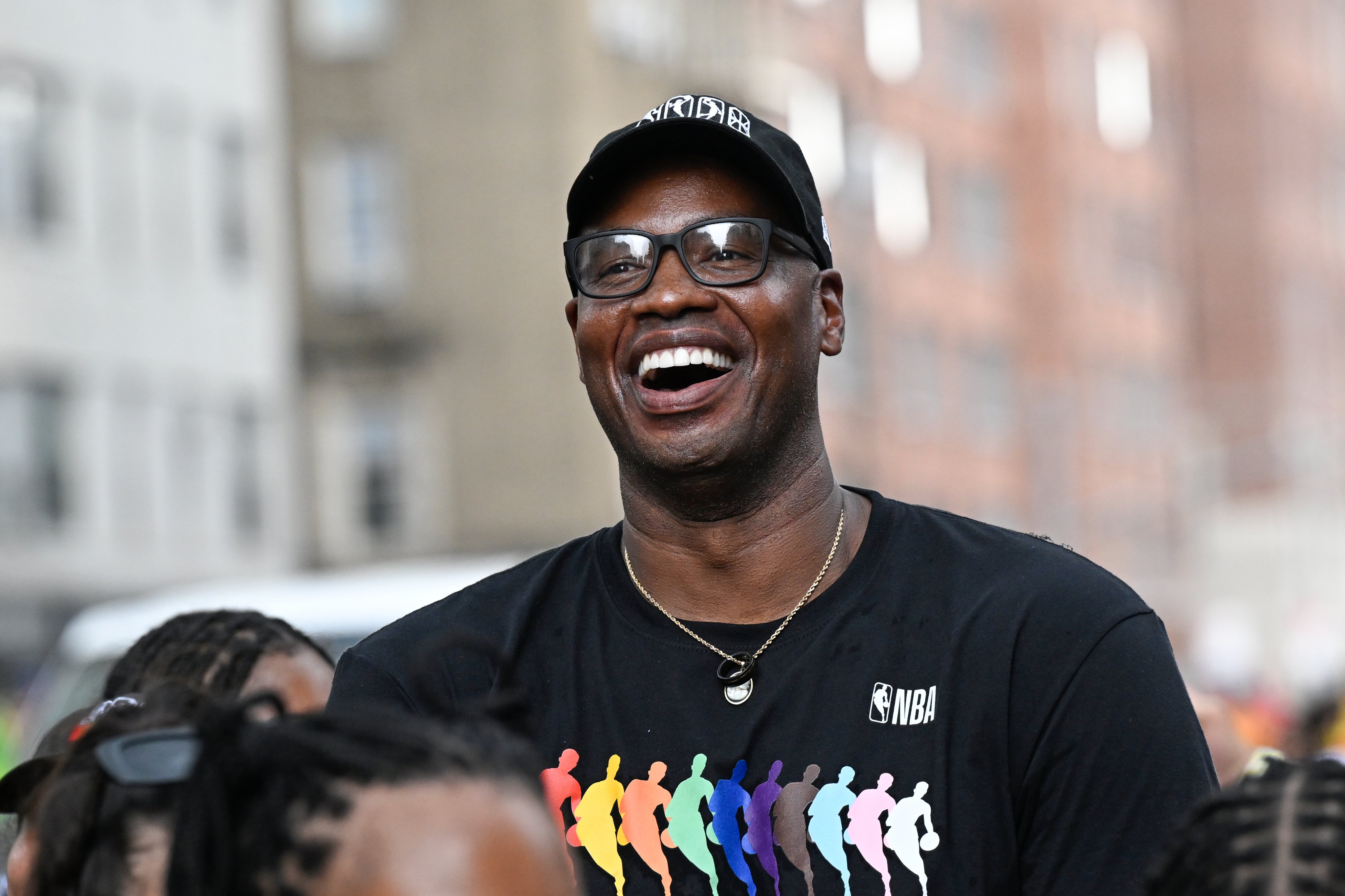 Jason Collins, ex-jogador da NBA, diz estar lutando contra câncer