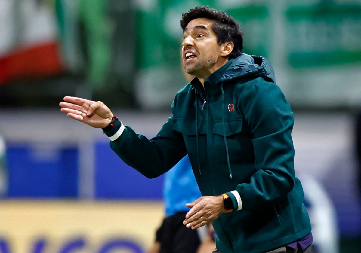 Abel destaca equilíbrio contra o River e elogia virada do Palmeiras na competição