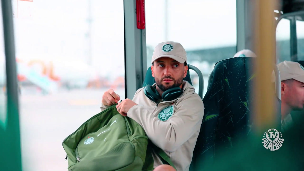 RECEPÇÃO CALOROSA! Palmeiras é saudado por torcedores na Argentina!