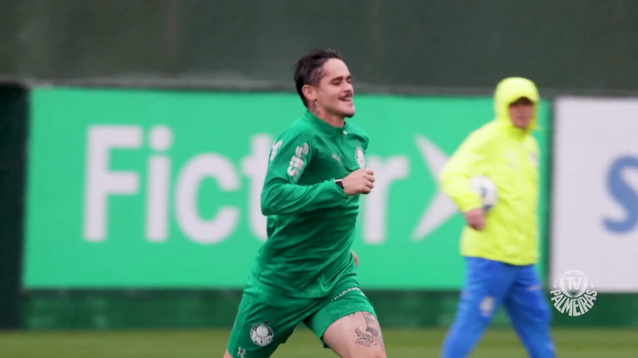 Palmeiras intensifica preparação para River Plate em treino sob forte chuva