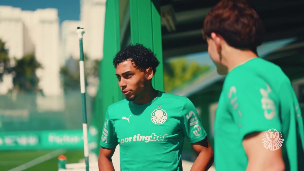 Palmeiras retoma treinamentos com retorno de atletas e Mauricio em ação