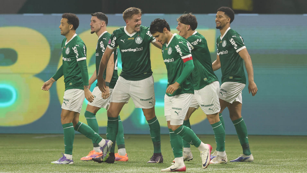 Abel transforma Palmeiras em goleada convincente e consolida liderança no campeonato
