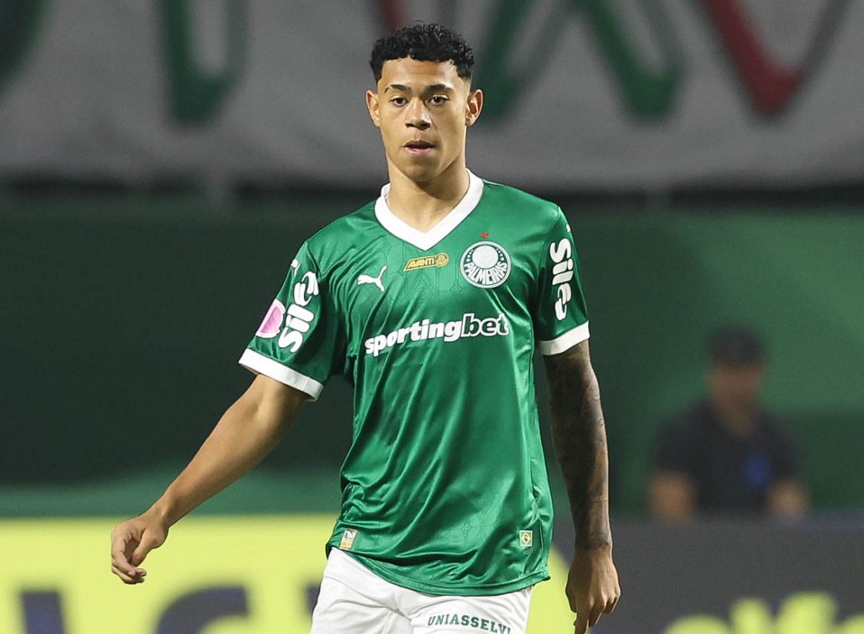 Joia do sub-17 do Palmeiras fala sobre conversa com Abel e sua estreia