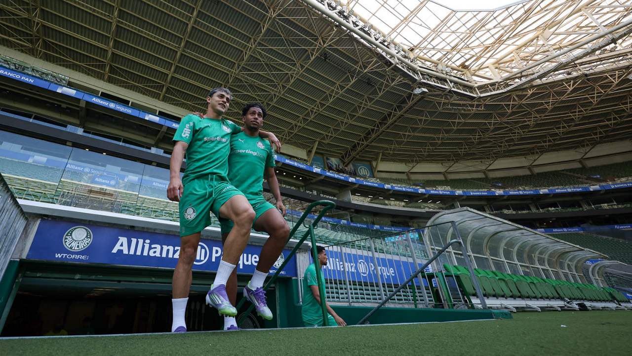 RETORNO SURPREENDENTE? Atacante volta e time se prepara para o Bragantino.