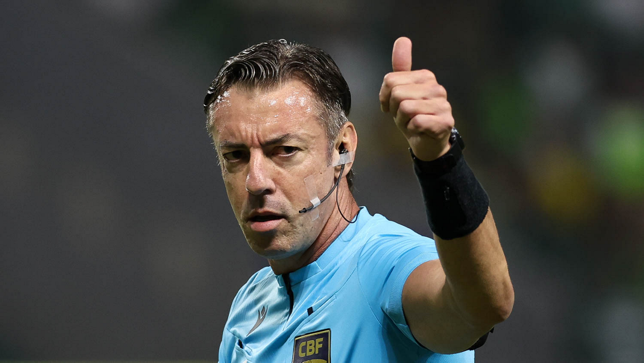 Palmeiras x RB Bragantino: Entenda a análise do VAR no pênalti de Fuchs