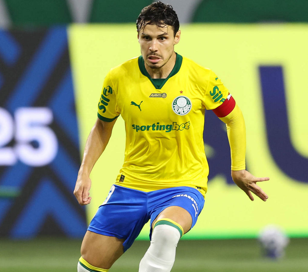 Veiga enfrenta Flamengo em busca de titularidade e recorde pessoal diante da equipe