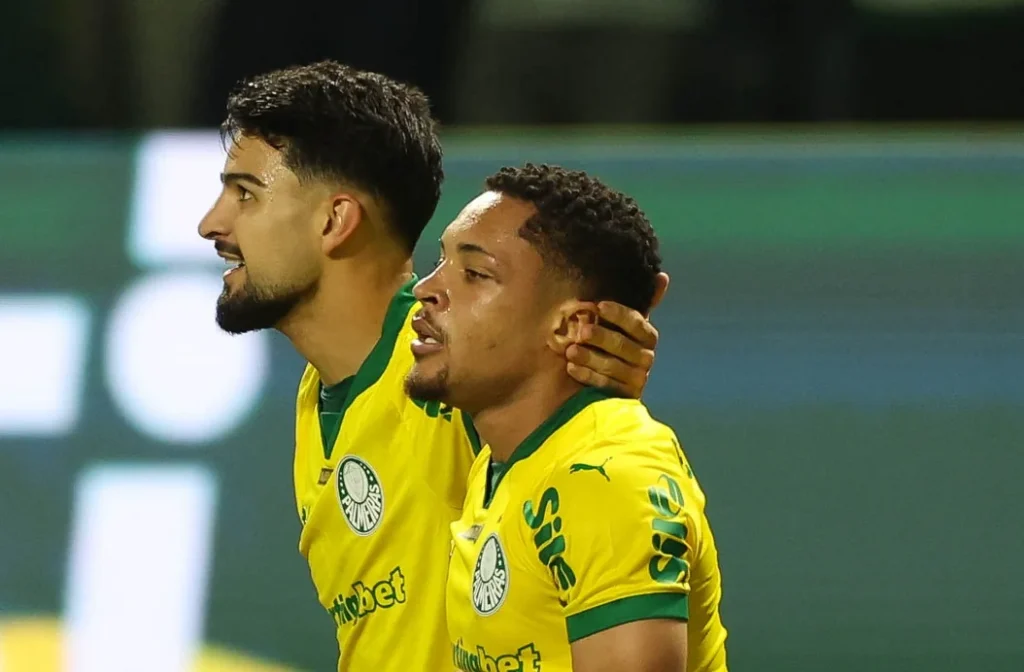 Flaco López e Vitor Roque Palmeiras