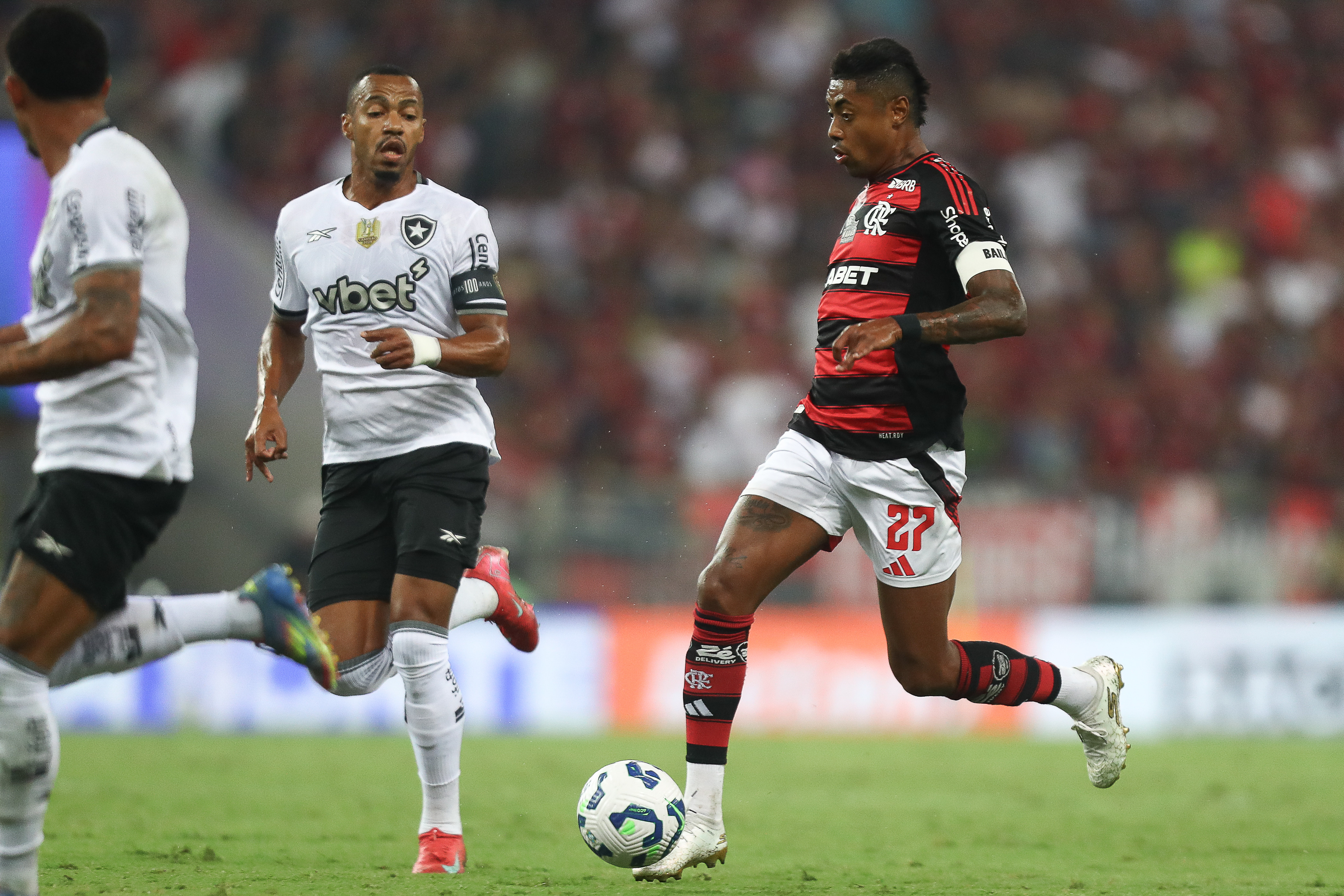 Botafogo busca primeira vitória sobre o Flamengo em 2025 nesta quarta-feira