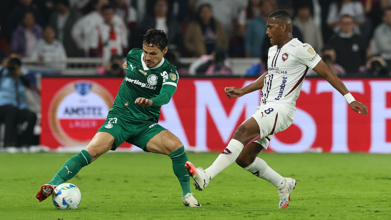 Palmeiras sofre pressão intensa, mas sonha com reação audaciosa rumo à final da competição