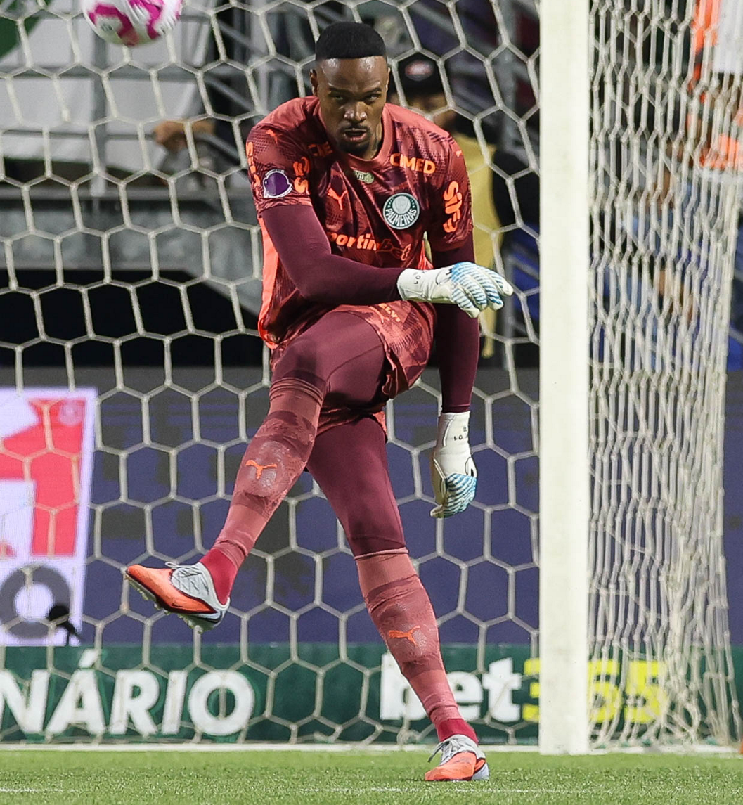 Empate sem gols: Palmeiras e Cruzeiro ficam no zero a zero, mas performances geram debates nos bastidores