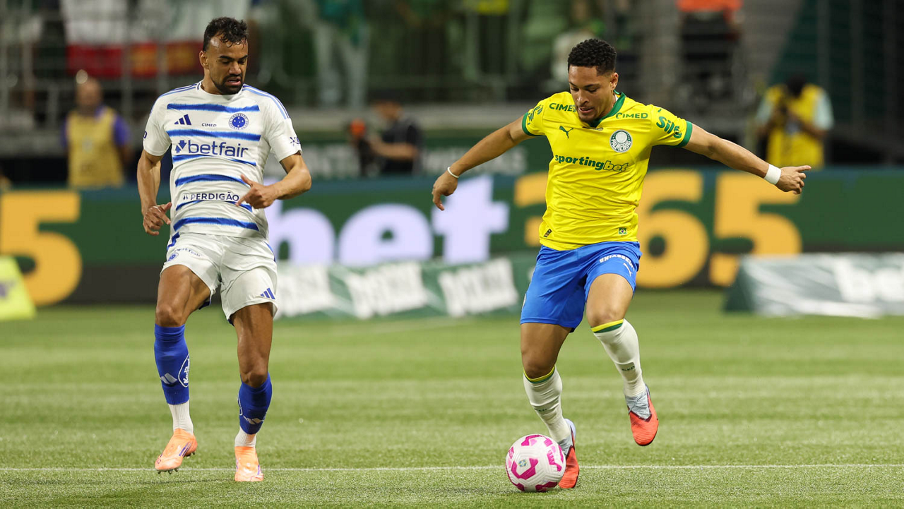 Palmeiras empata com Cruzeiro e, em jogo decisivo, vê liderança ameaçada na reta final