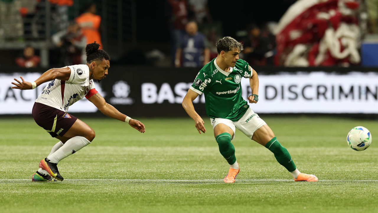 Sosa brilha e inicia reação do Palmeiras, que vence a LDU em jogo decisivo da Libertadores