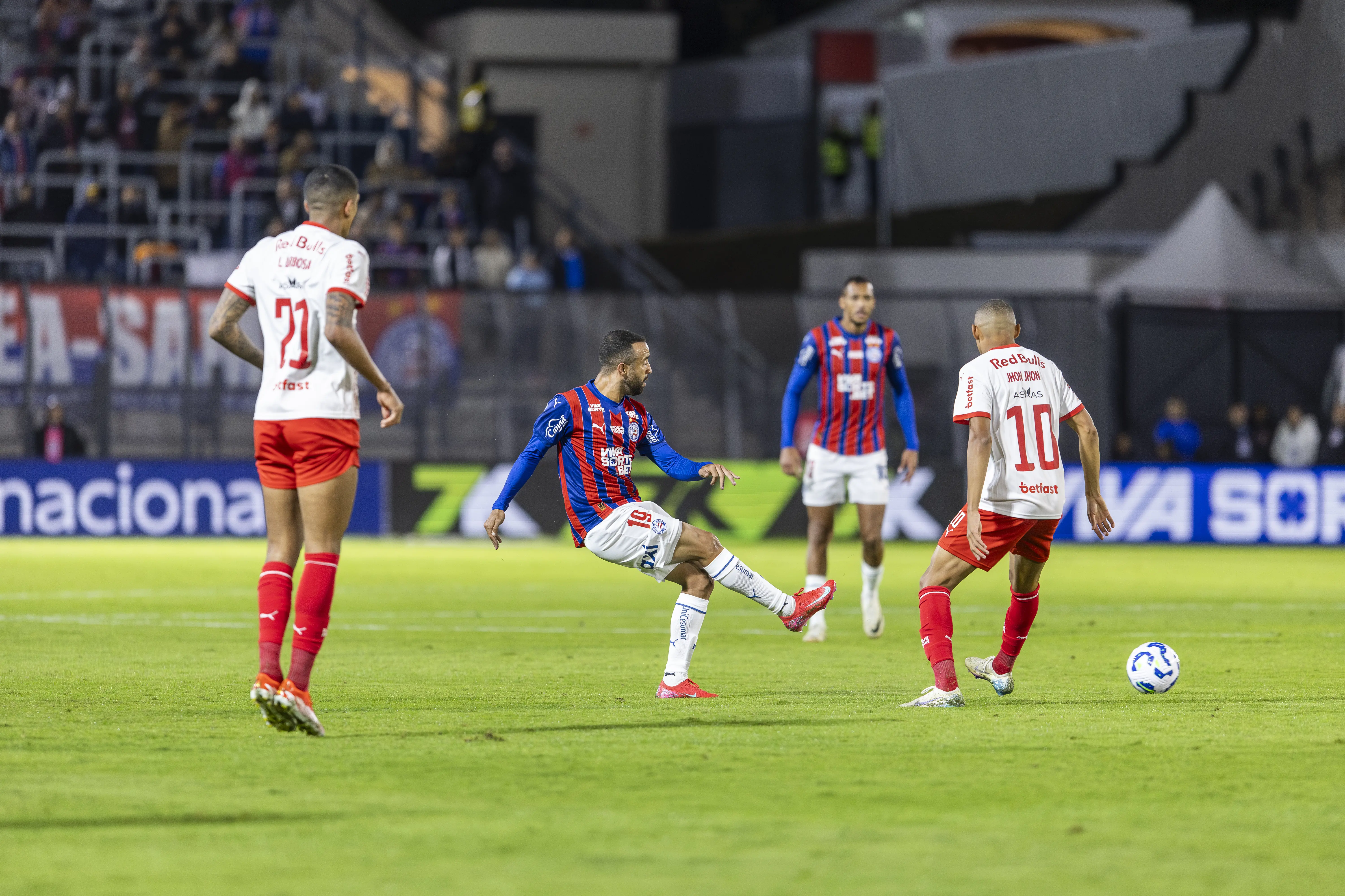 Bahia x Bragantino: onde assistir, estatísticas e escalações