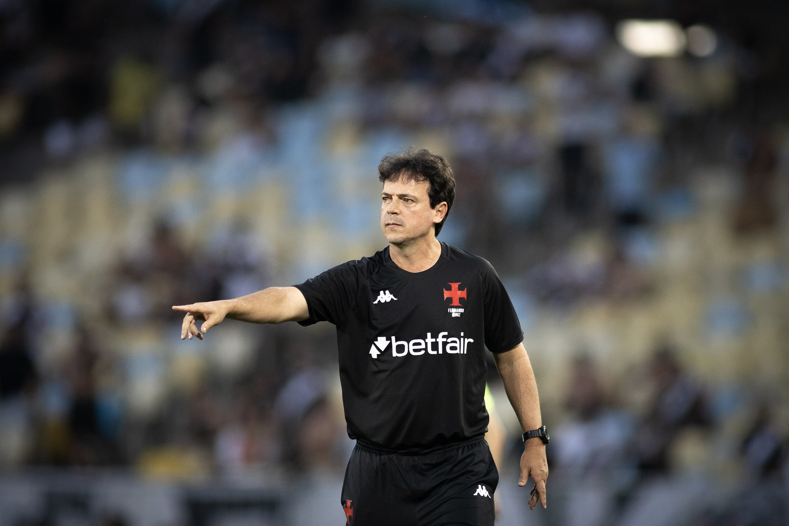 Diniz critica falhas defensivas do Vasco na derrota para o Palmeiras