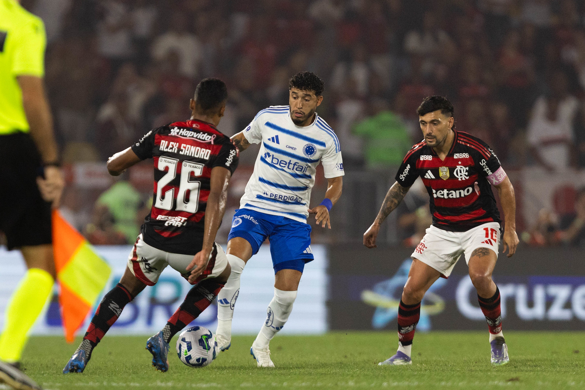 Flamengo manifesta descontentamento sobre intervenções excessivas da arbitragem