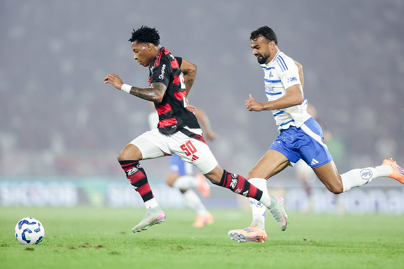 Flamengo e Cruzeiro se enfrentam no Maracanã pelo Brasileirão; veja as fotos