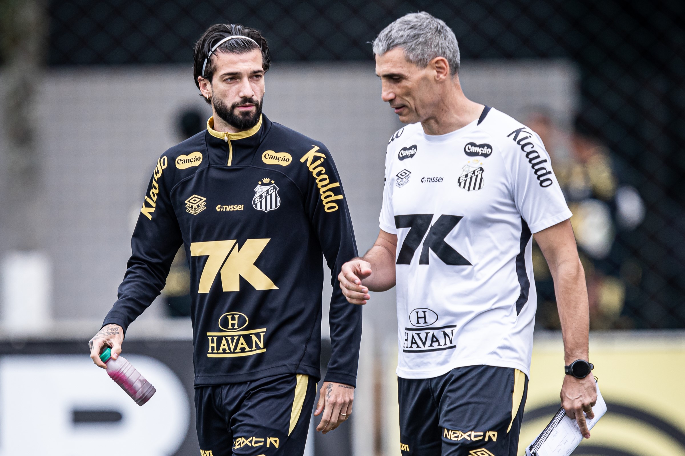 Santos só terá um centroavante à disposição contra o Corinthians