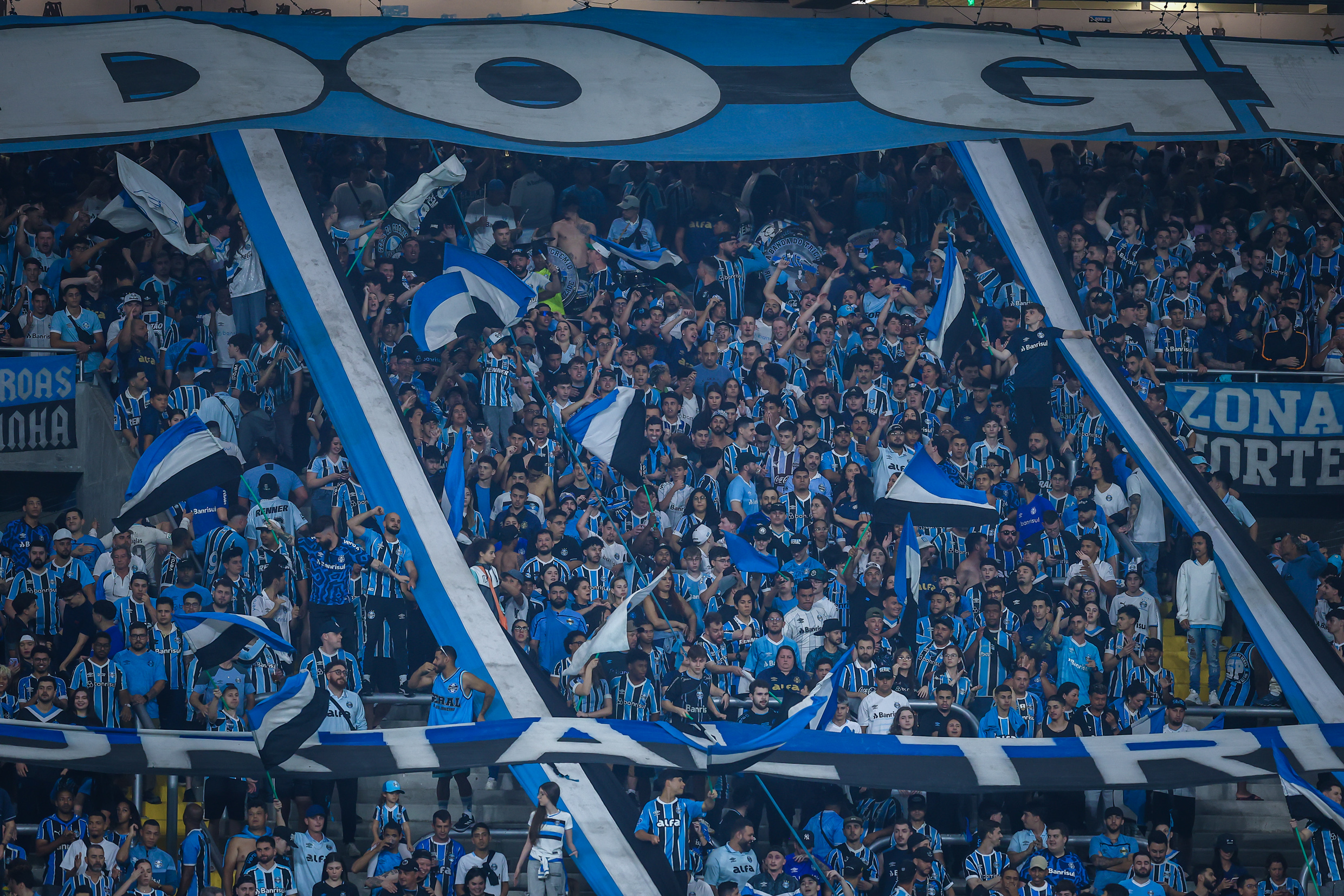 Grêmio divulga ingressos para jogo contra Juventude com promoção em homenagem ao outubro rosa