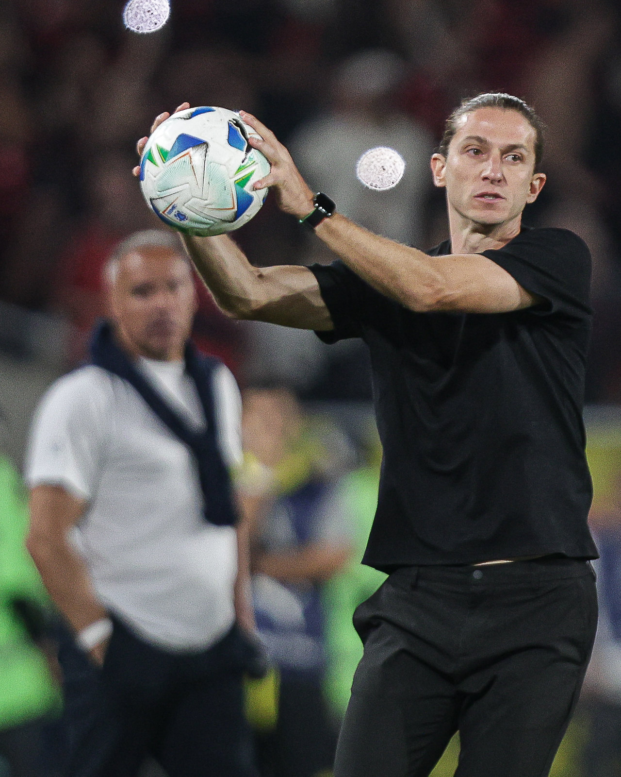 Carrascal brilha na vitória do Flamengo, mas Filipe Luís alerta: vantagem é apenas simbólica