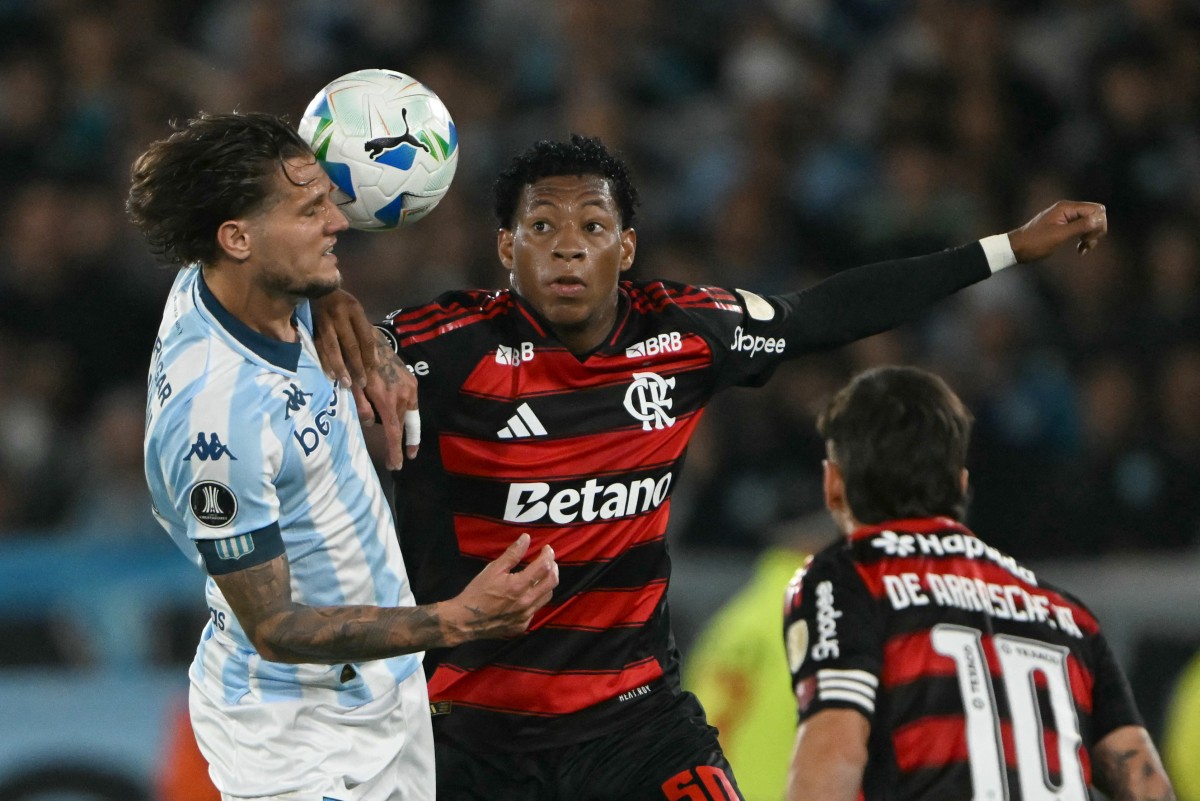 Flamengo reage em campo, segura empate com Racing e avança para a final na Libertadores