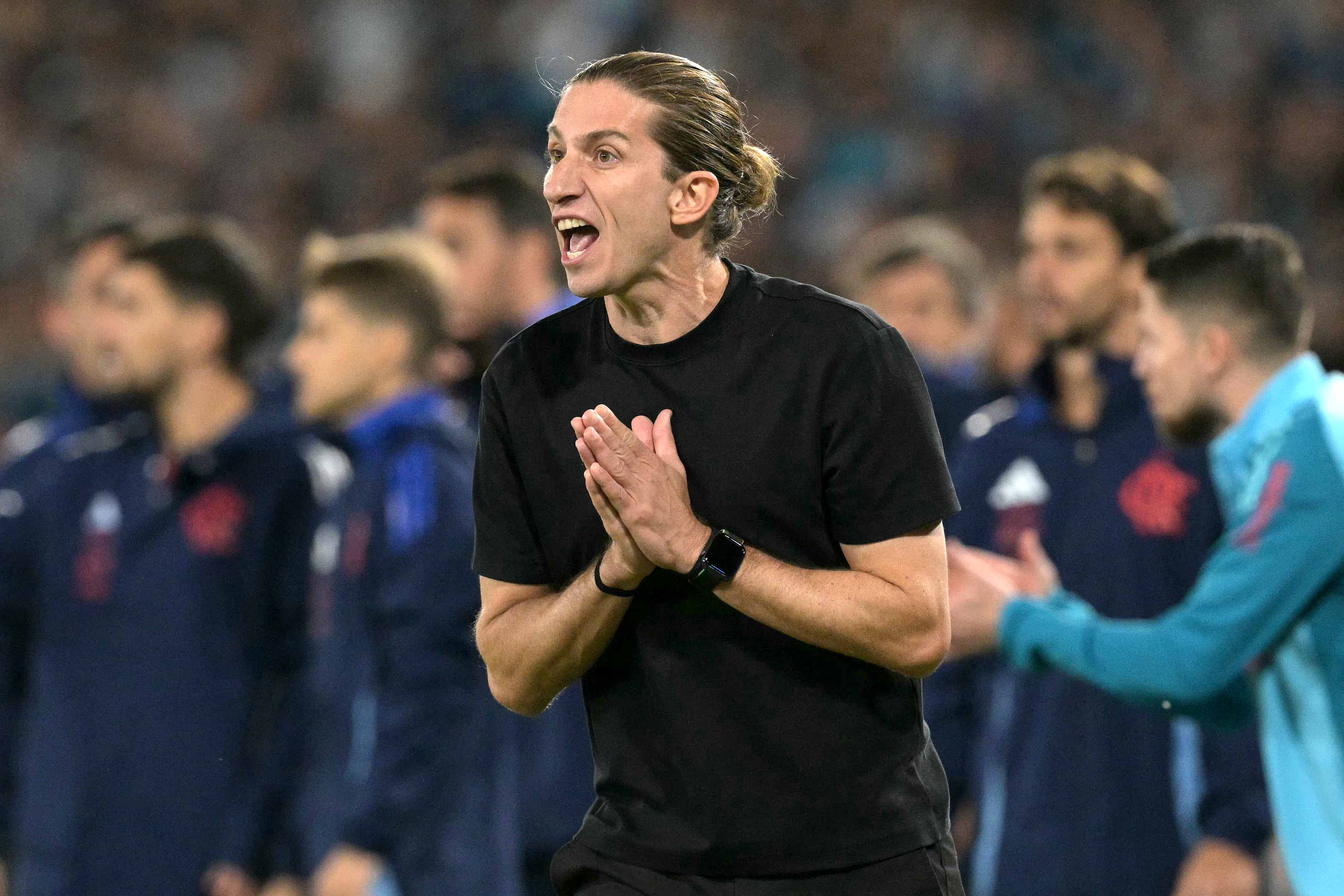 Filipe Luís, bicampeão como jogador, desafia os limites como técnico às vésperas da Libertadores