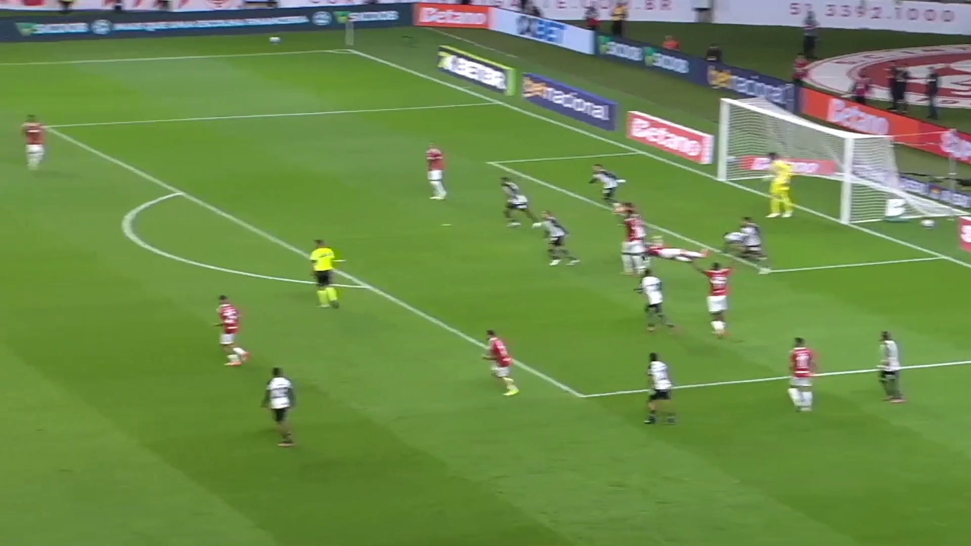 Análise do VAR: decisão de pênalti para o Internacional frente ao Corinthians