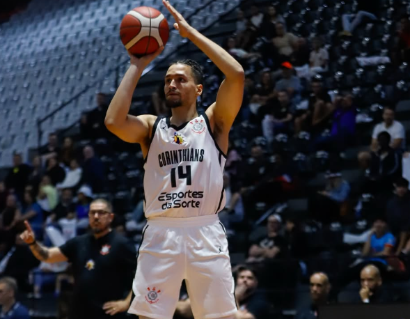 Corinthians e Flamengo se enfrentam no NBB: onde assistir ao duelo decisivo da temporada