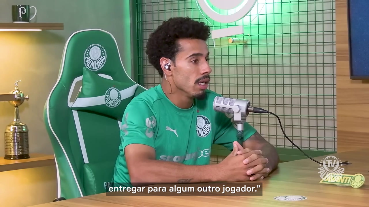 Lucas Evangelista expressa honra ao ser nomeado capitão do Palmeiras