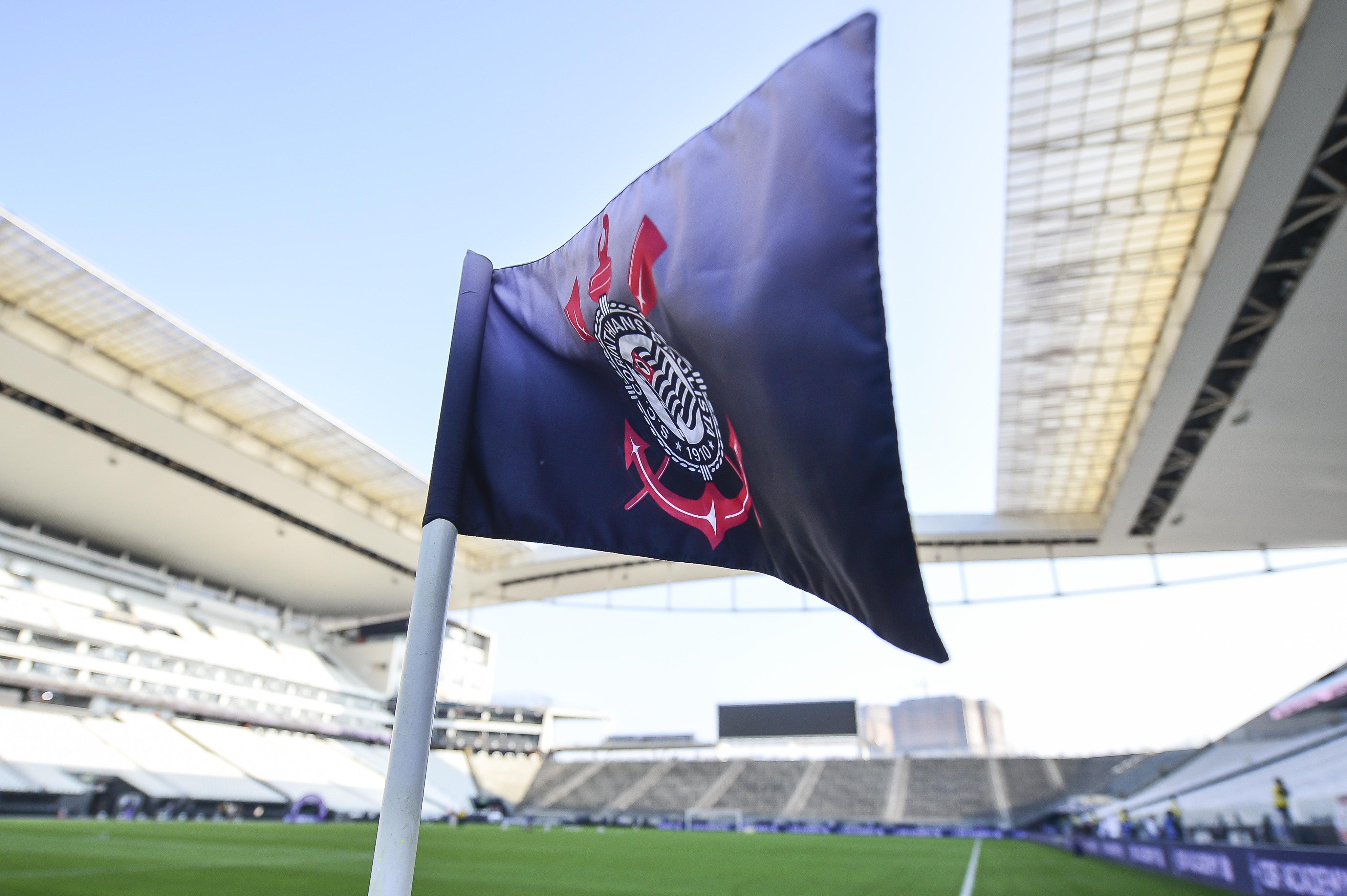 DÍVIDA ASTRONÔMICA! Corinthians deixa de pagar empréstimo e passa a dever quantia milionária para a LFU!
