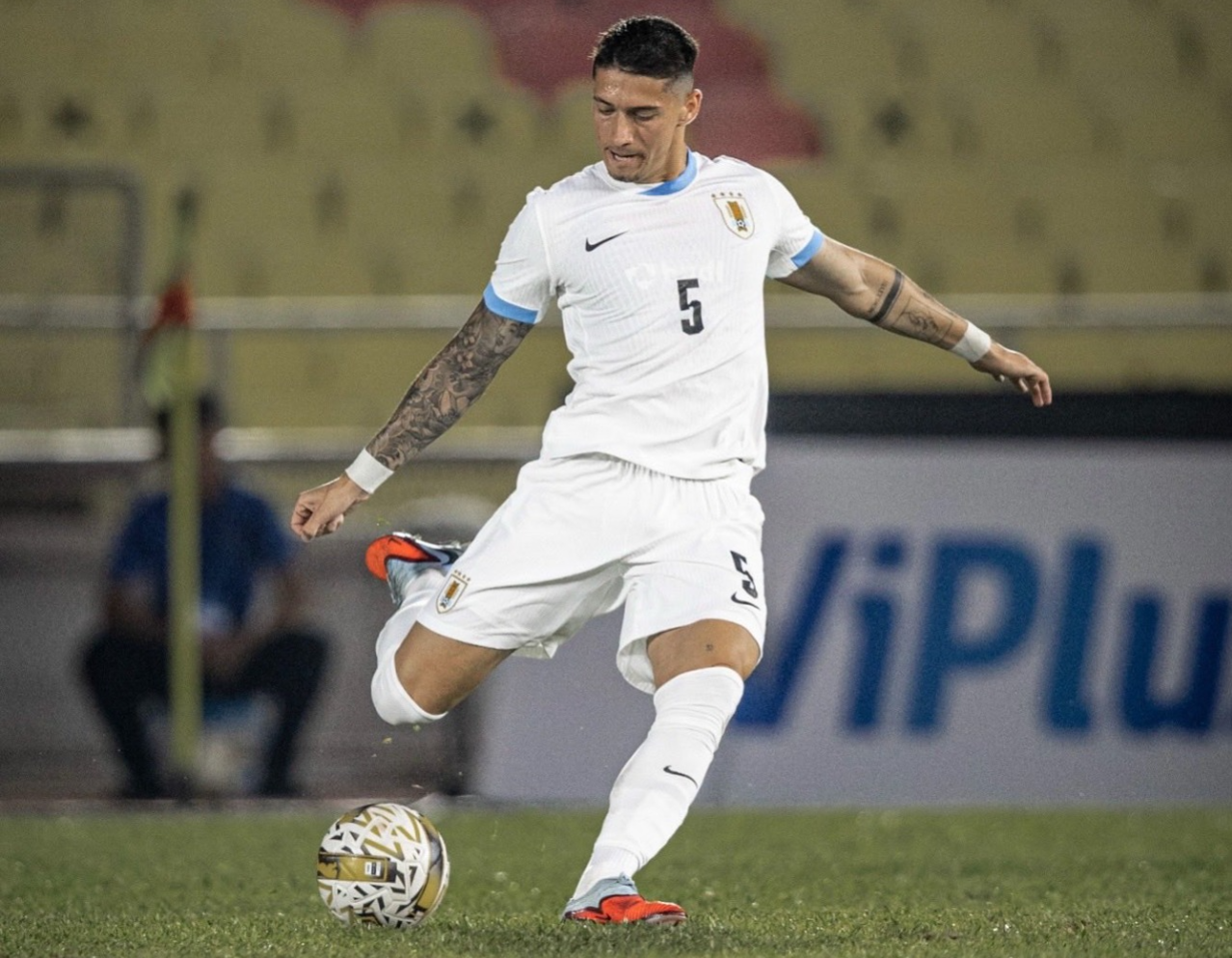 Dupla do Palmeiras brilha em confronto entre Uruguai e Uzbequistão; confira avaliações