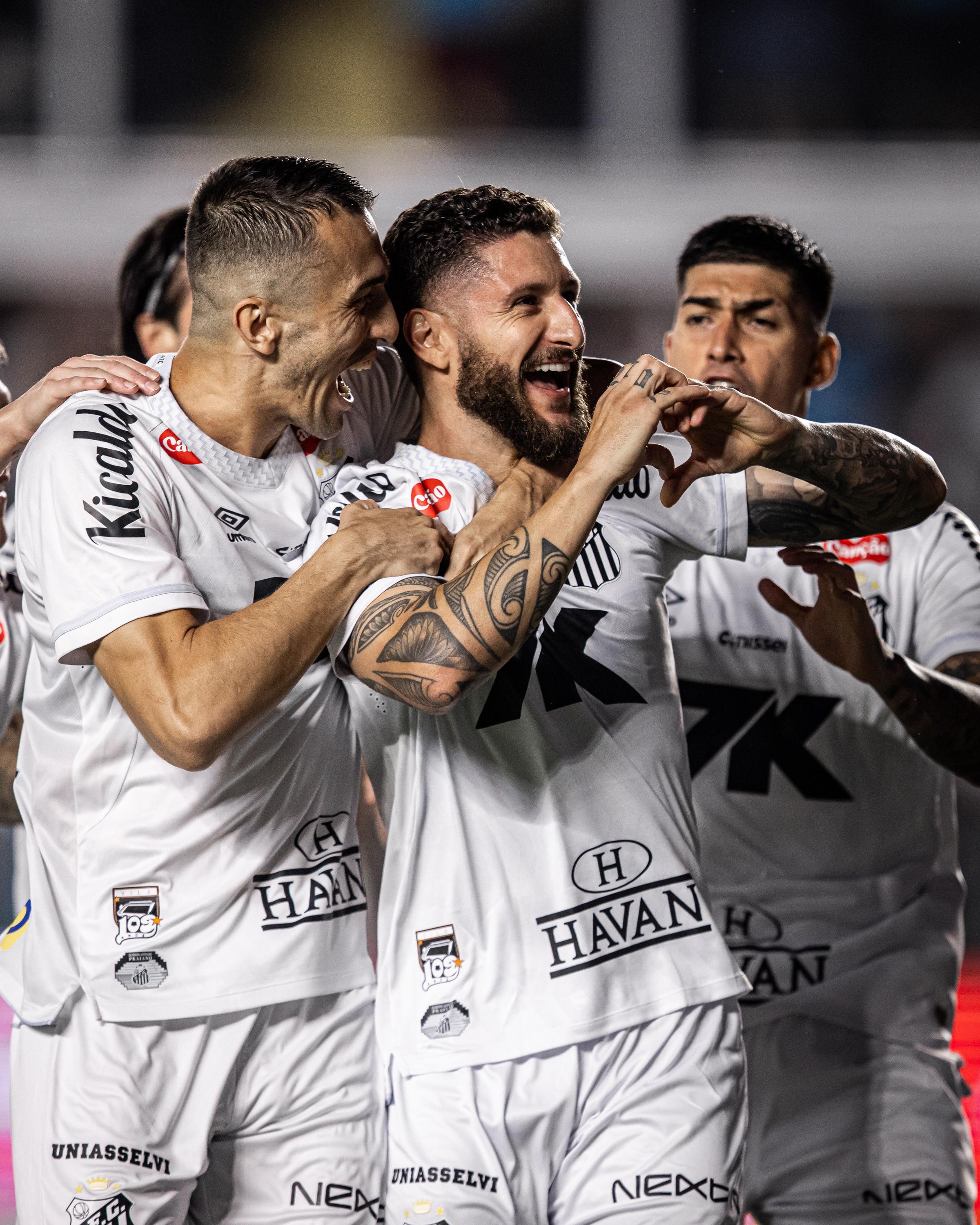 Santos brilha e supera Corinthians com gols decisivos no Brasileirão