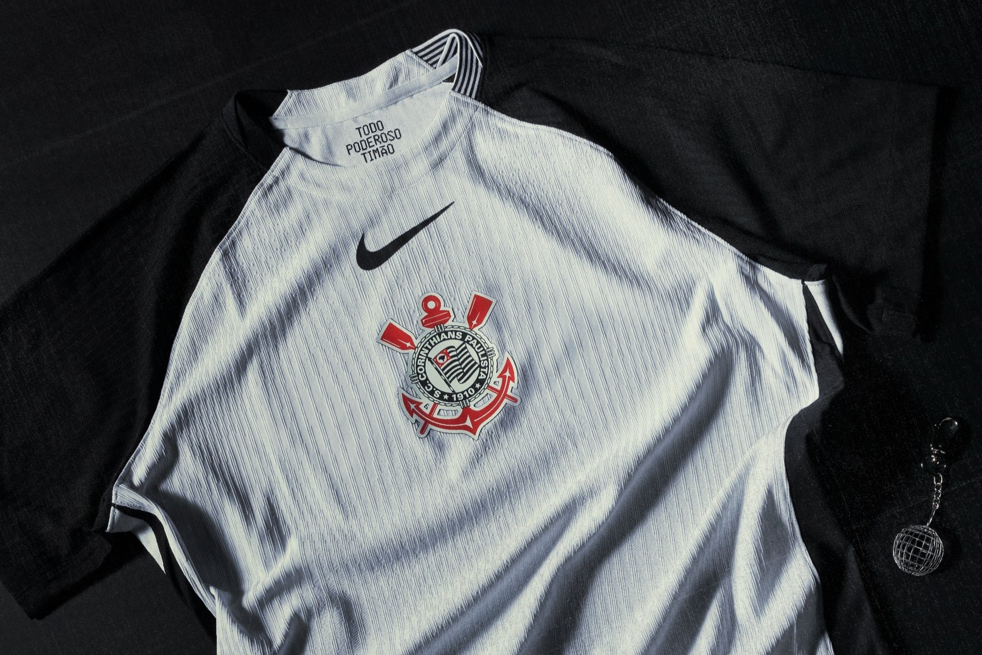 Corinthians descobre desvio de materiais da Nike e reage com auditoria interna decisiva