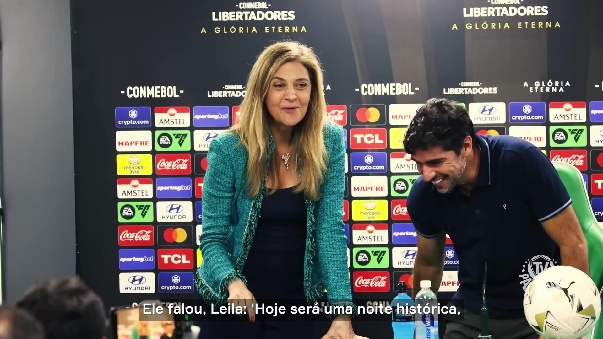 Leila se impõe na coletiva de Abel e cria novo clima nos bastidores do Palmeiras após derrota