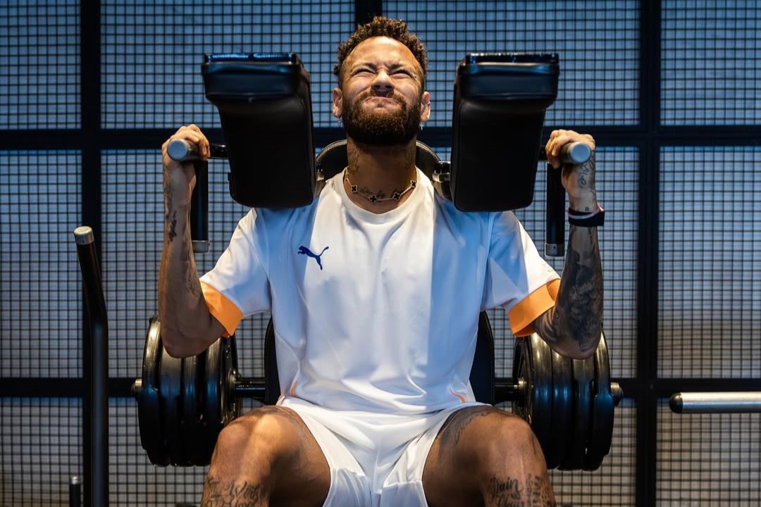 Em recuperação, Neymar faz treino em academia particular em dia de folga do Santos